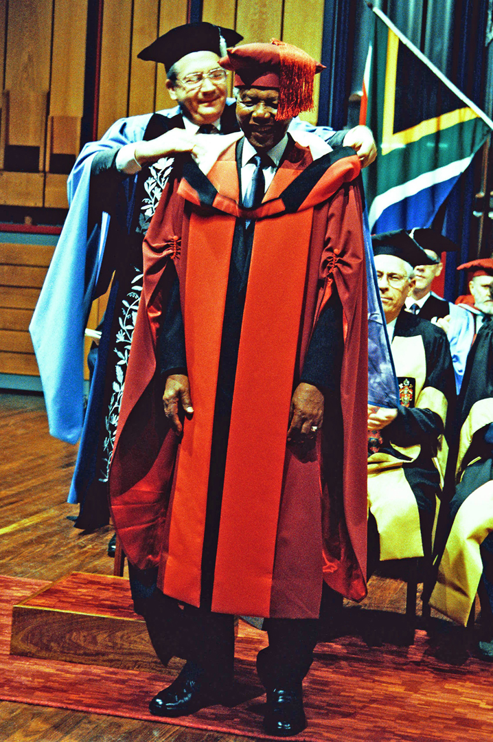 <p>Moved from Pollsmoor Maximum Security Prison to more comfortable conditions at Victor Verster Prison near Paarl, Nelson Mandela is able to complete his LLB with Unisa.</p>